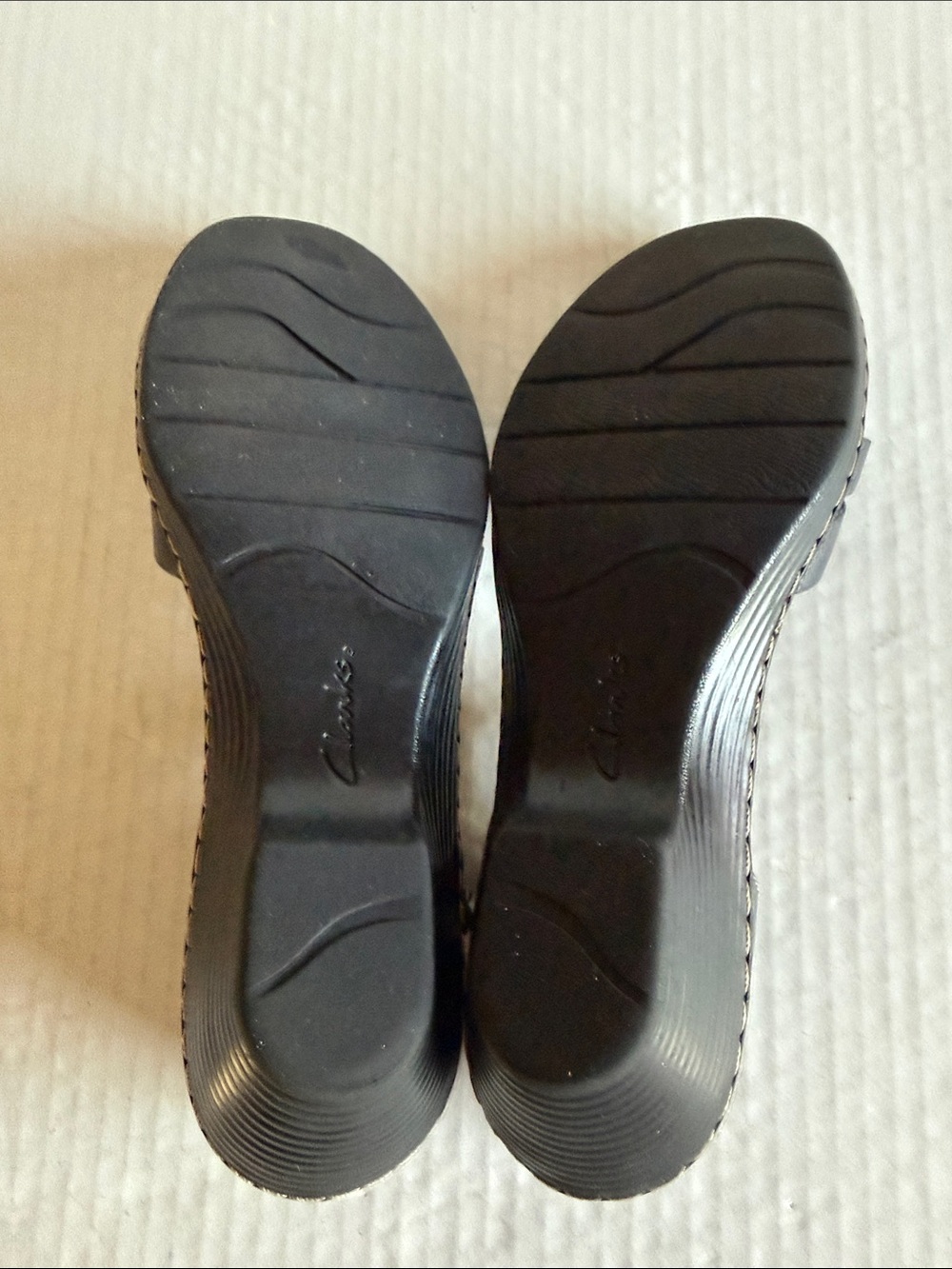 Clark’s Bendables Wendy Land Black Leather Closed Toe Sandals - Picture 10 of 11
